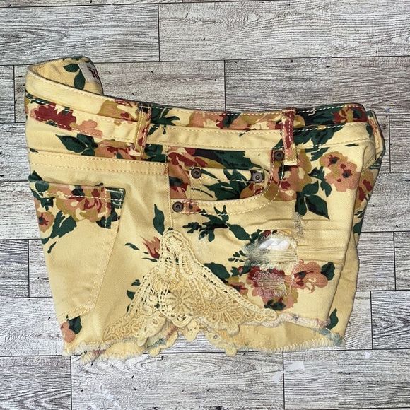 Retro, Floral Low Rise Boho Jean Shorts - Picture 8 of 9